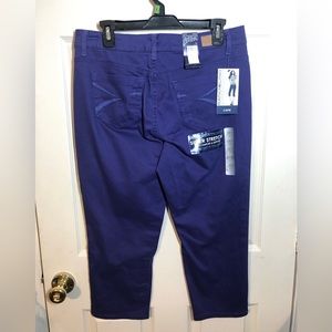 Bandolino Ladies Sz 12 Purplish Blue Capris Inseam 23”